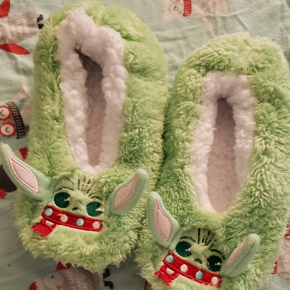 NWOT star wars Christmas slippers